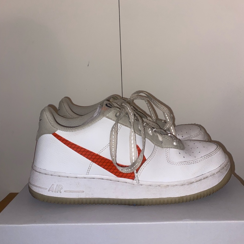 Nike Air Force 1 LV8